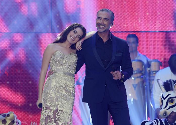 Camila Fernandez, pe scenă alături de tatăl ei, Alejandro Fernandez