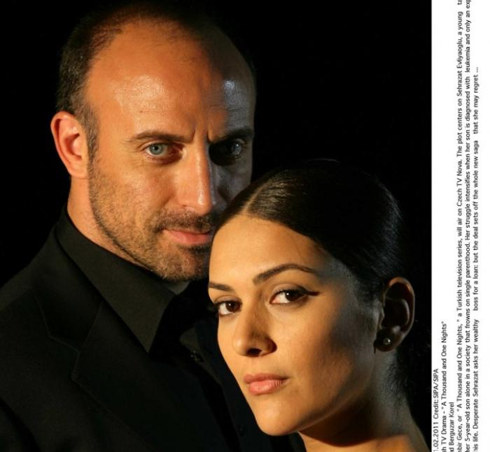 Berguzar Korel și Halit Ergenc.