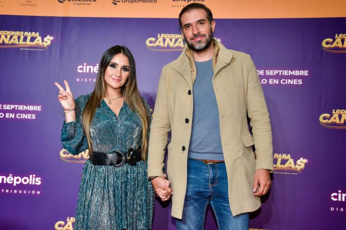 Dulce Maria și Paco Alvarez se țin de mână