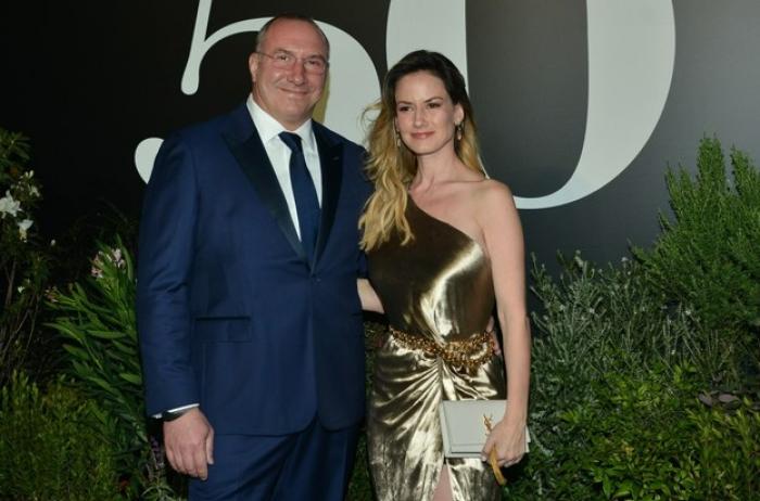 Altair Jarabo stă alături de Fréderic García și zâmbește