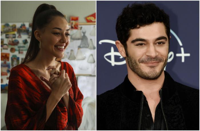Dilan Cicek Deniz poartă o rochie roșie, are coadă de cal și zâmbește, iar Burak Deniz poartă o cămașă neagră și zâmbește