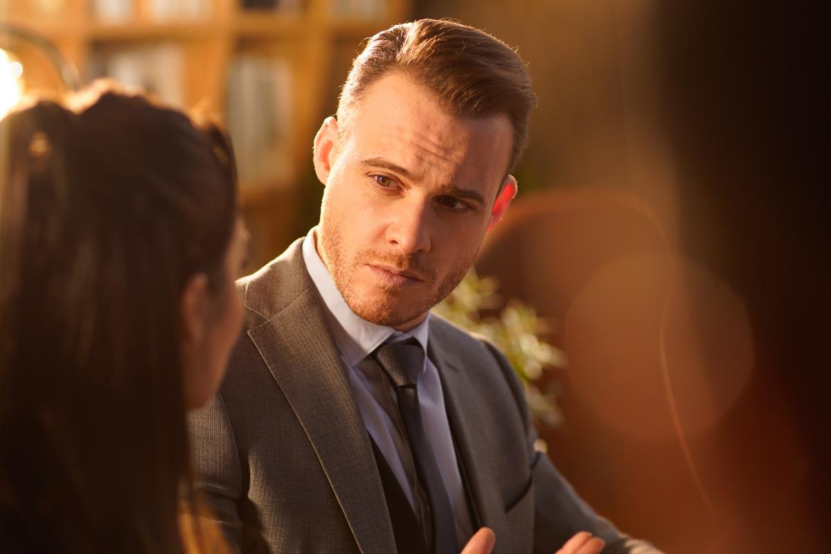 Kerem Bürsin din “Dragostea plutește în aer”