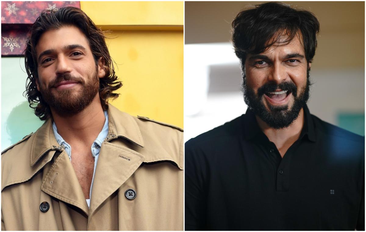 Can Yaman poartă un palton maro și Halil Ibrahim Ceyhan poartă o cămașă neagră