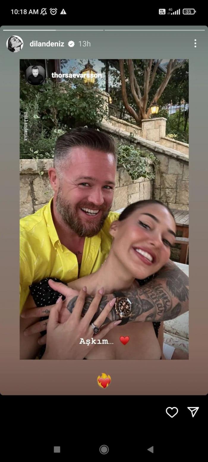 Dilan Çiçek Deniz și Thor Saevarsson stau îmbrățișați