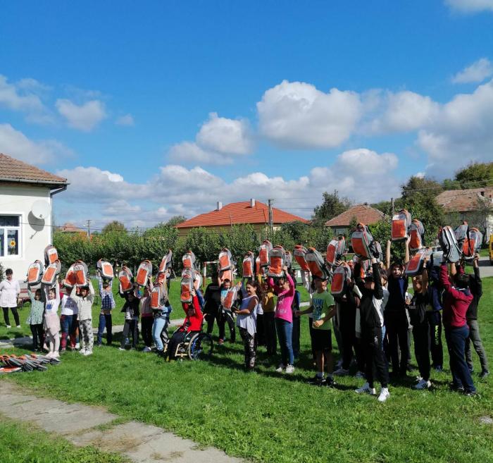 copiii din cadrul programului Educatie pentru romania