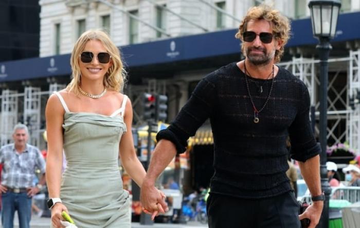 Gabriel Soto și Irina Baeva se țin de mână