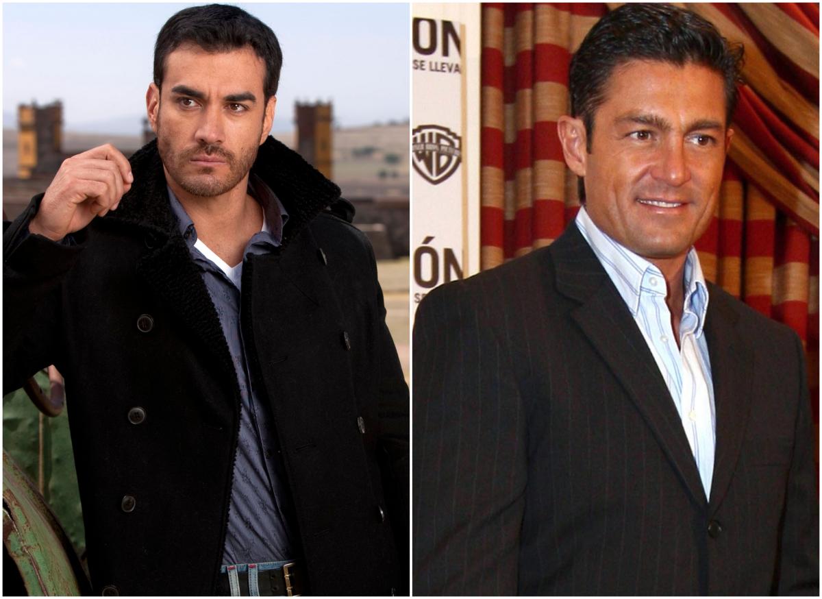 David Zepeda poartă un palton negru, iar Fernando Colunga un sacou negru și zâmbește