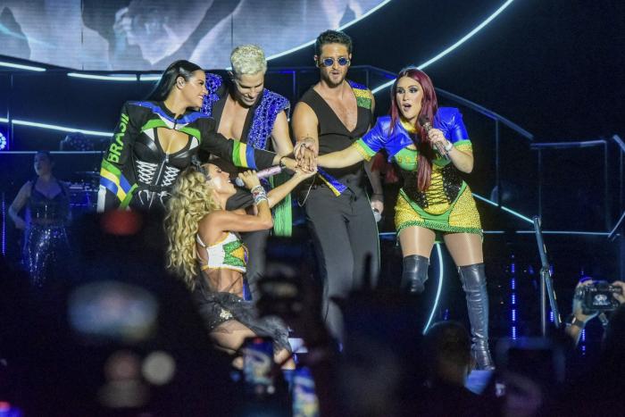 Anahi, Maite Perroni, Christian Chavez, Christopher Uckermann, Dulce Maria