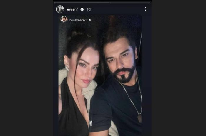 actori stau îmbrățișați