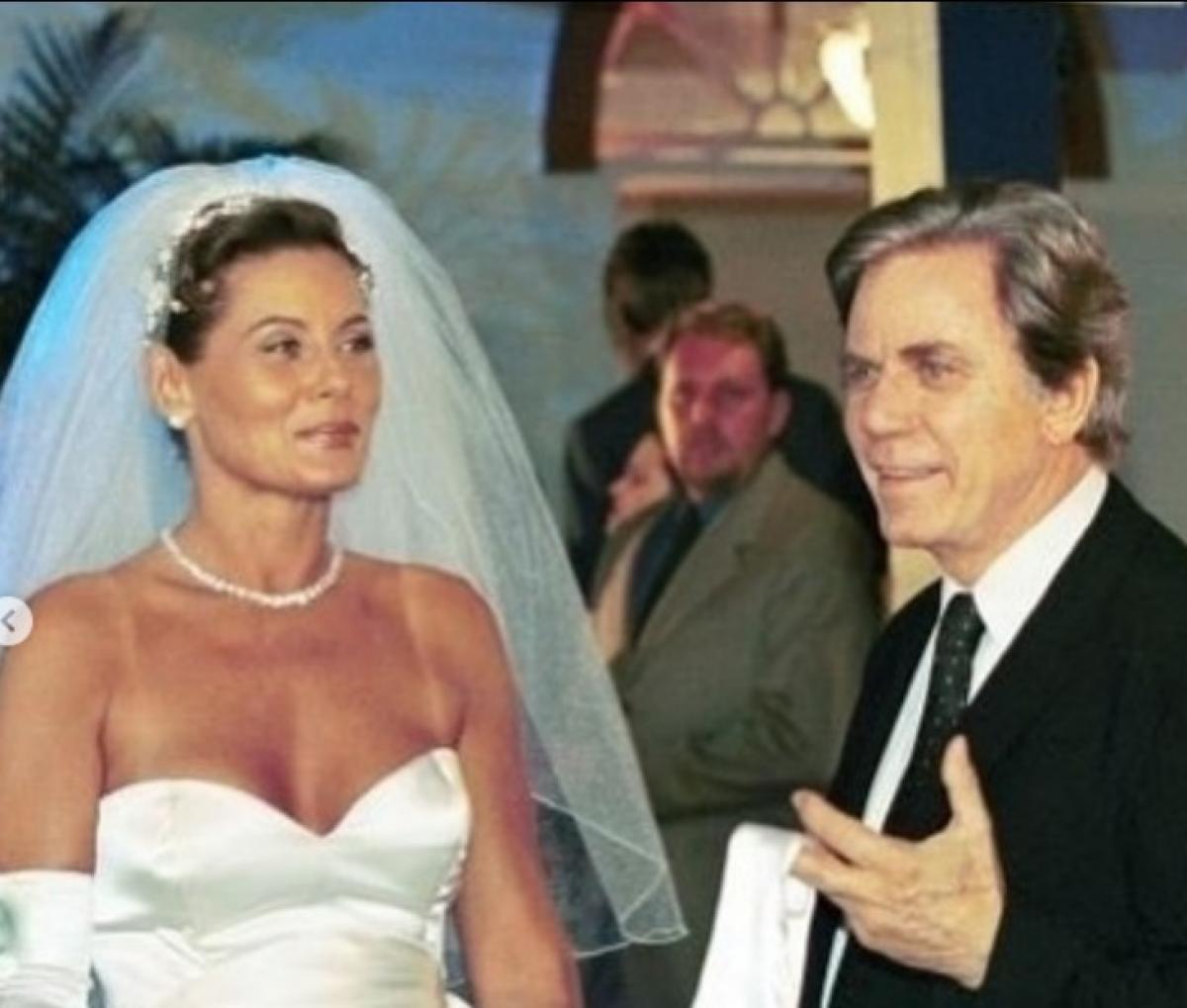 Vera Fischer și Reginaldo Faria poartă haine de nuntă