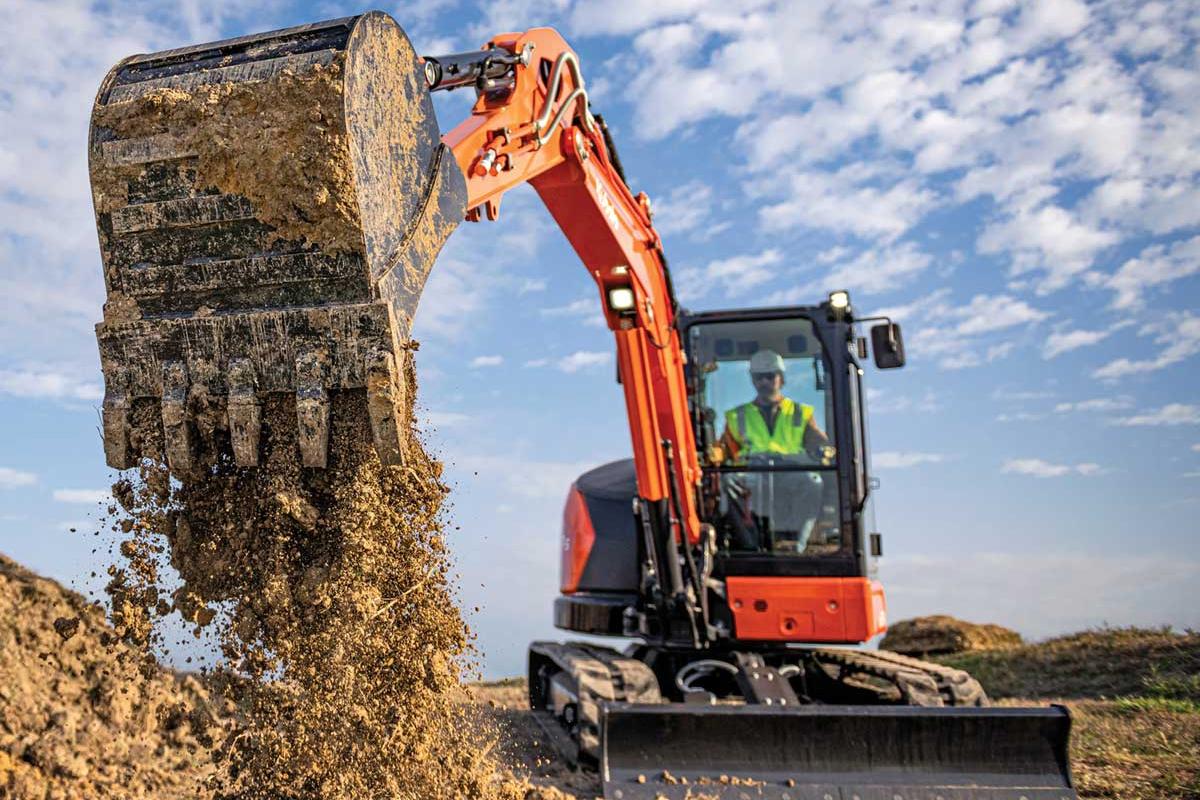 excavator care ia pământ