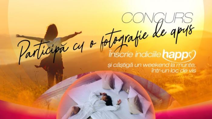 fată privin spre soare într-un fundal galben