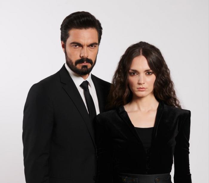 Halil Ibrahim Ceyhan și Nanuka Stambolishvili stau cu fața spre cameră