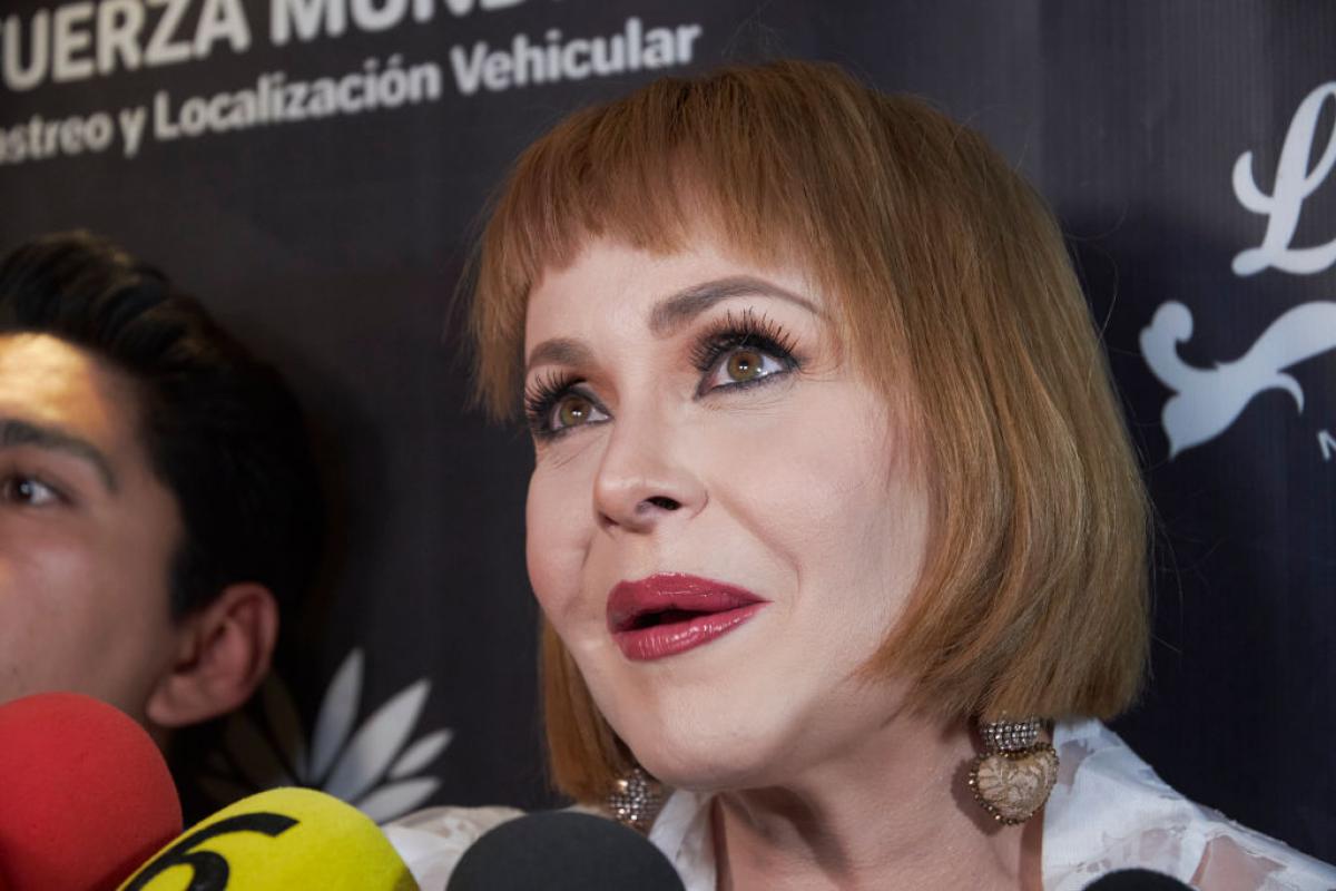 Gabriela Spanic poartă păr scurt și ruj roșu