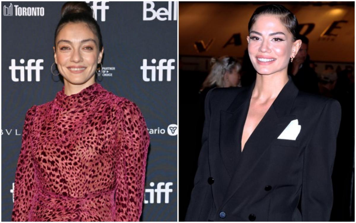 Merve Dizdar poartă o rochie lungă cu mâinile lungi și Demet Ozdemir poartă un sacou negru și zâmbește