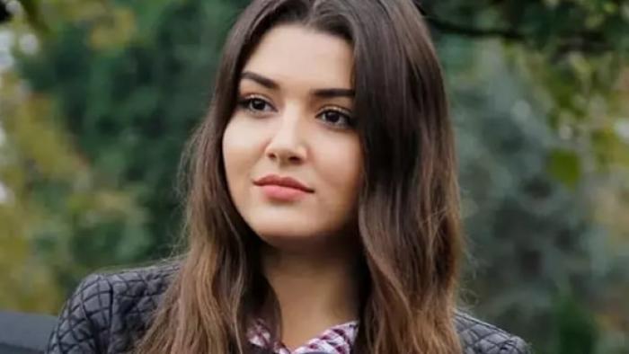 actriță zâmbește