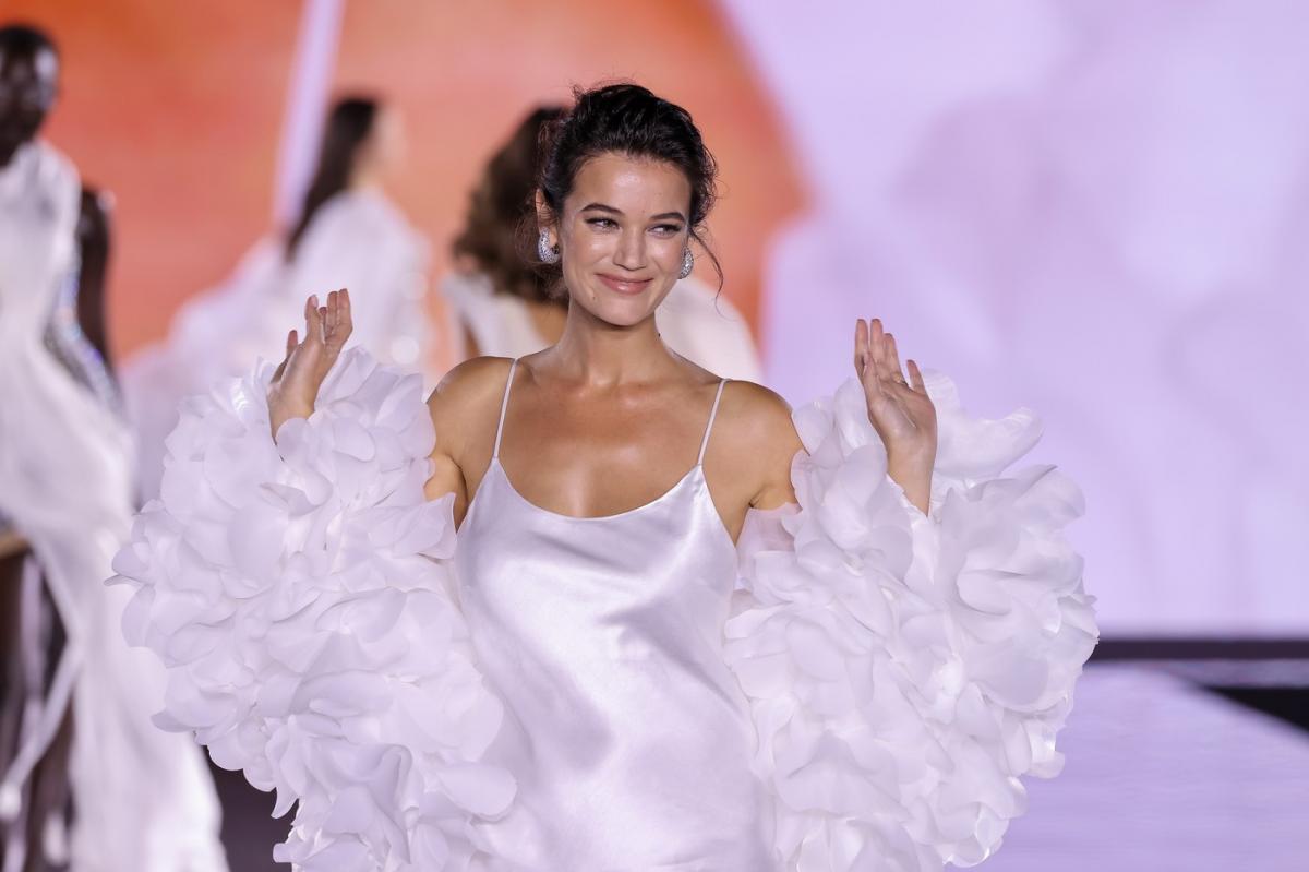 actriță zâmbește