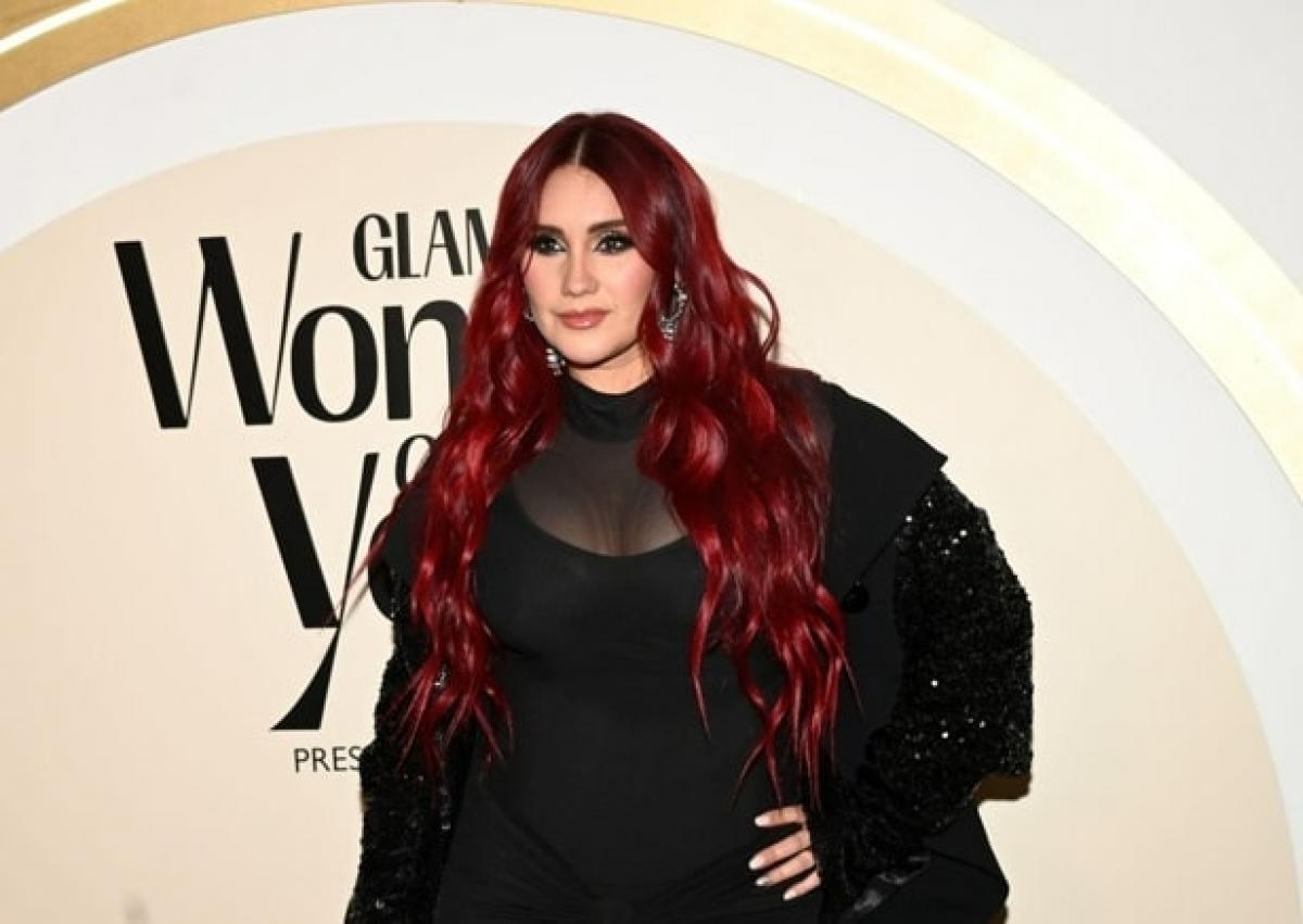 actriță zâmbește