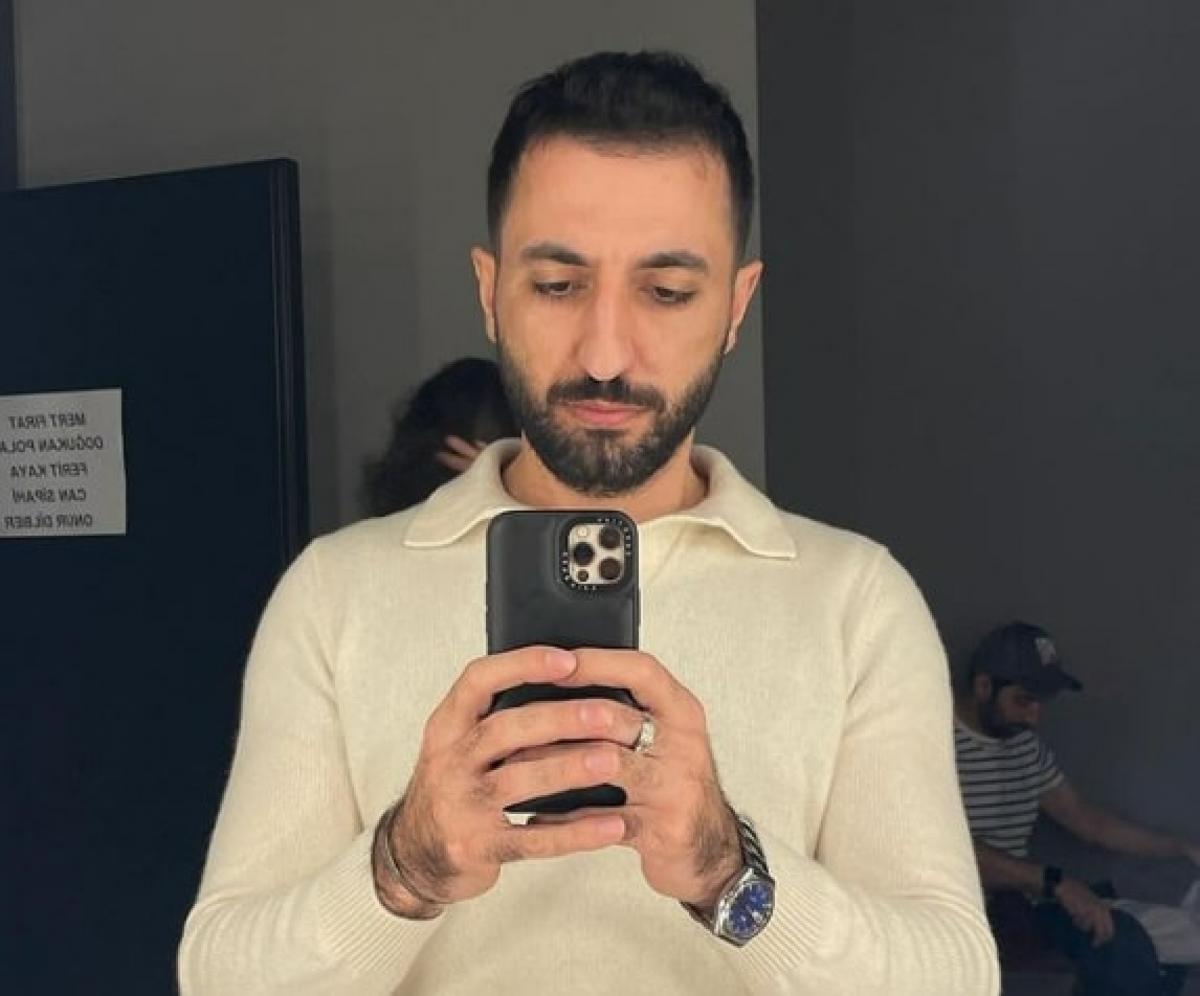 actor în fața oglinzii