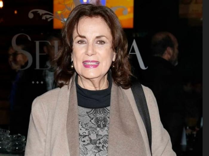 actriță zâmbește