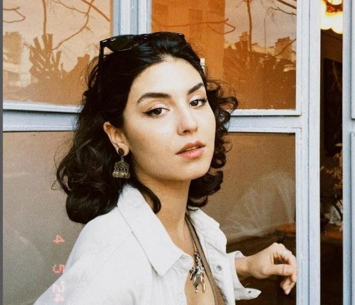 actrița poartă părul scurt