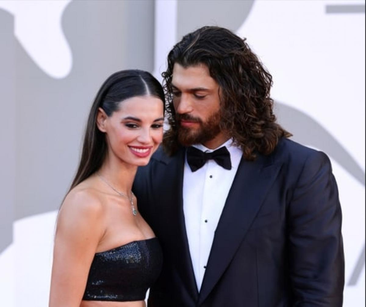 actori pe covorul roșu