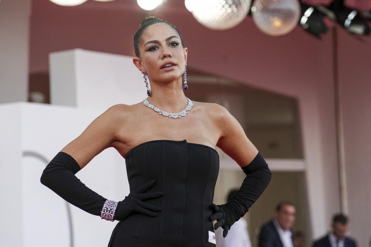 actrița pe covorul roșu