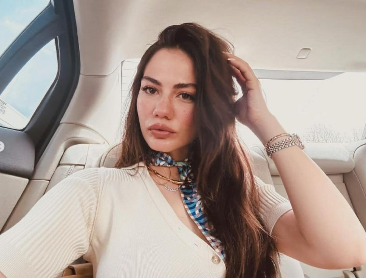 actriță în mașină