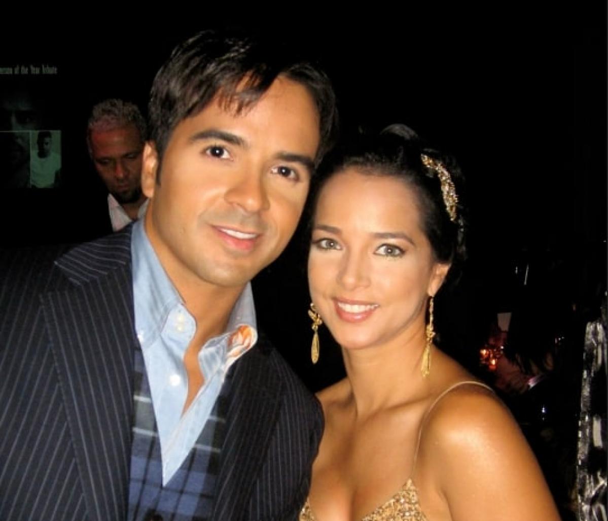 actori stau unul lângă celălalt