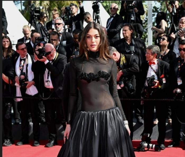 actriță de origine turcă pe covorul roșu la Cannes