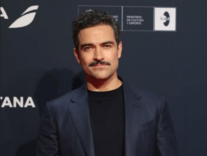 actorul pe covorul roșu