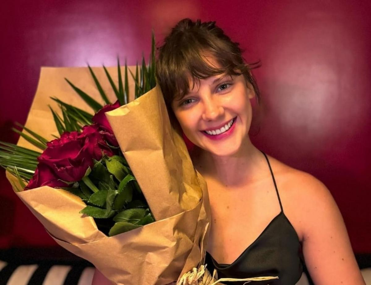 actriță zâmbește