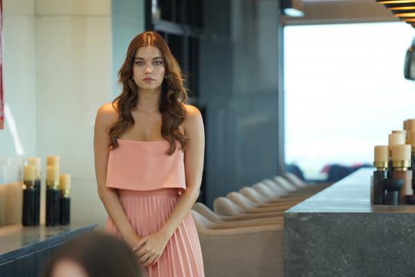 Informații despre afra saraçoğlu vacanta