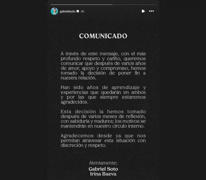 scris pe fundal negru