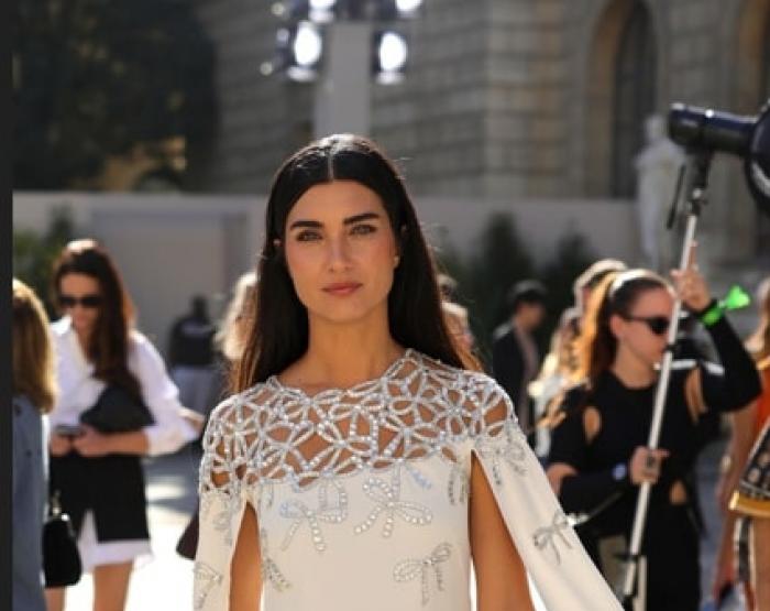 actriță zâmbește