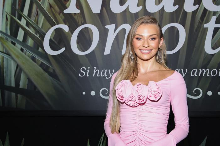 actriță zâmbește