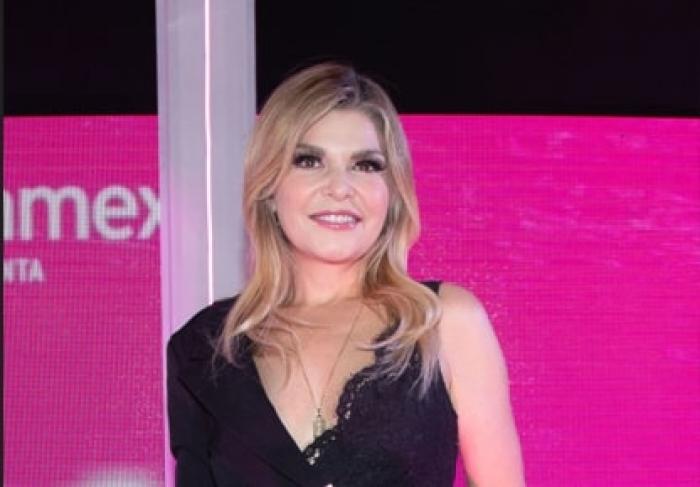 actriță zâmbește