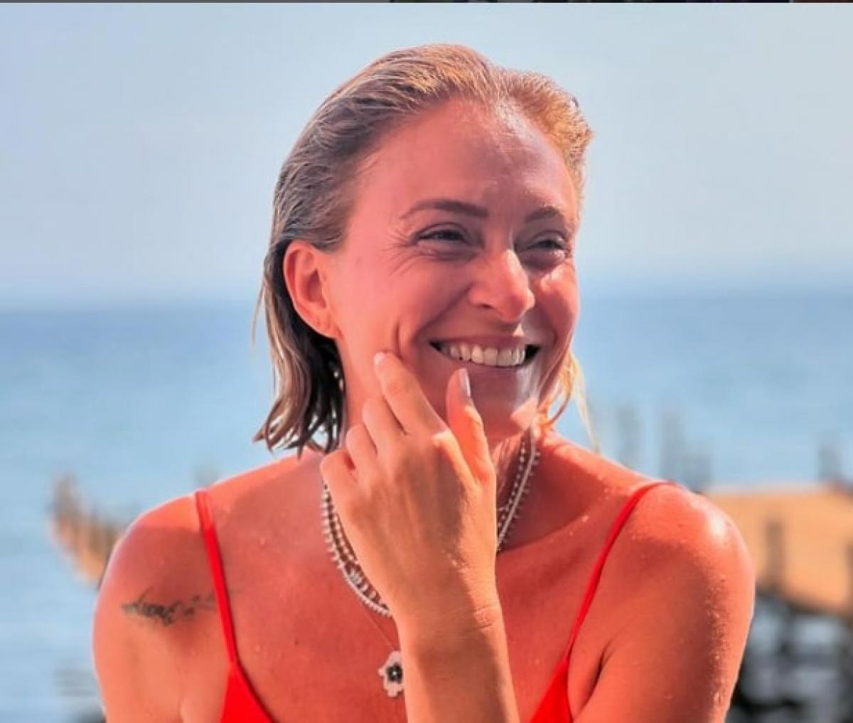 actriță zâmbește