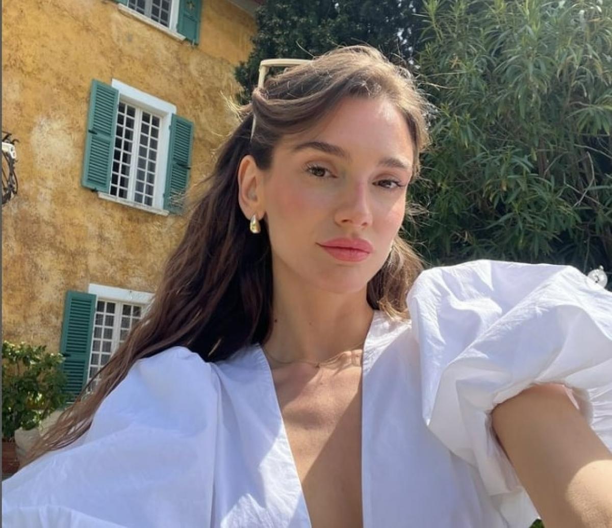 actriță zâmbește