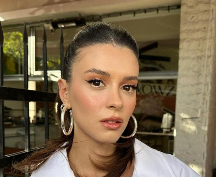 actriță zâmbește