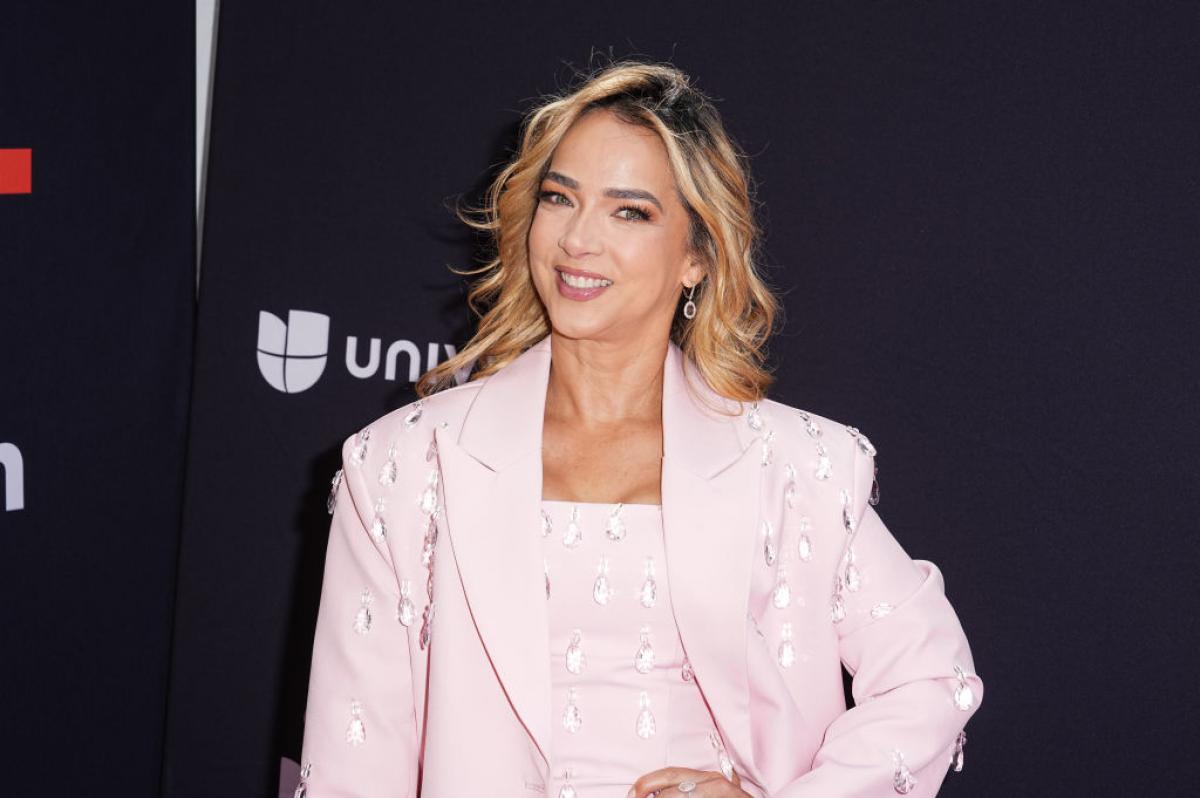 actriță zâmbește