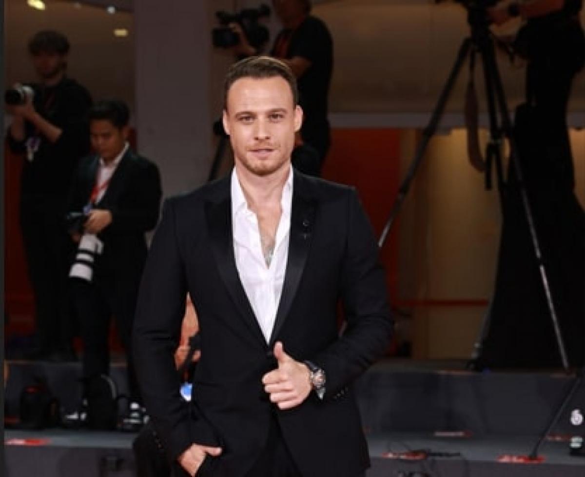 actori in diferite ipostaze