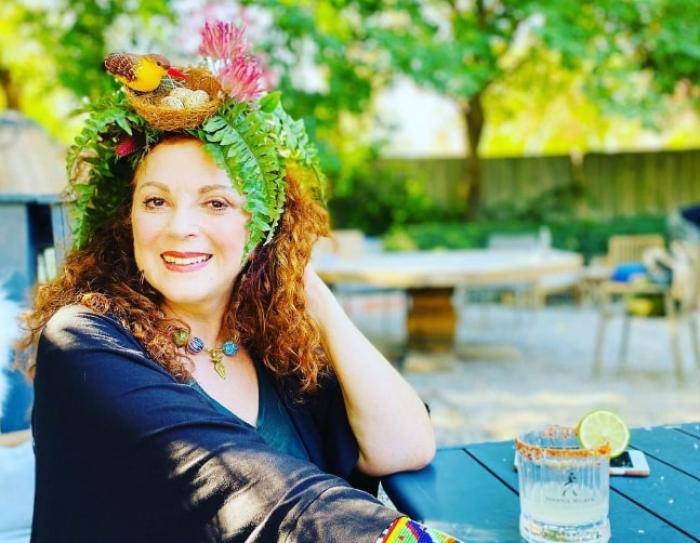 actriță zâmbește