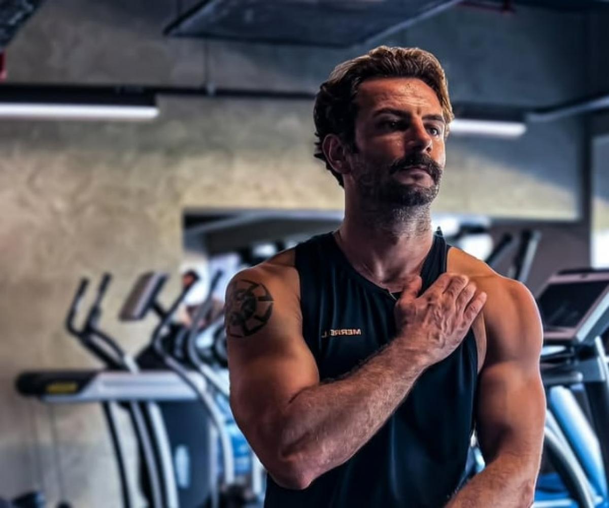 actori în diferite ipostaze