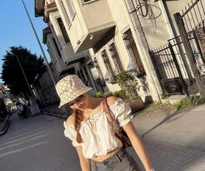 Cea mai bine plătită actriță din Turcia. Ea este vedeta care se bucură de roadele muncii sale la un nivel impresionant