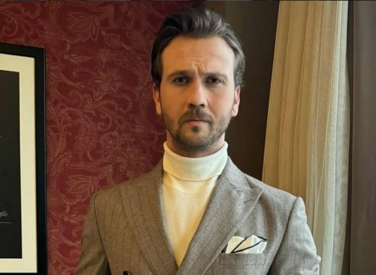 actori în diferite ipostaze