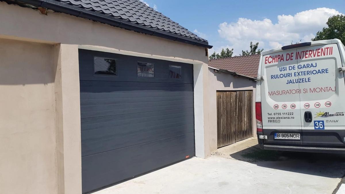 ușă de garaj