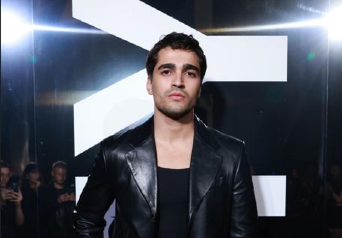 actori în diferite ipostaze