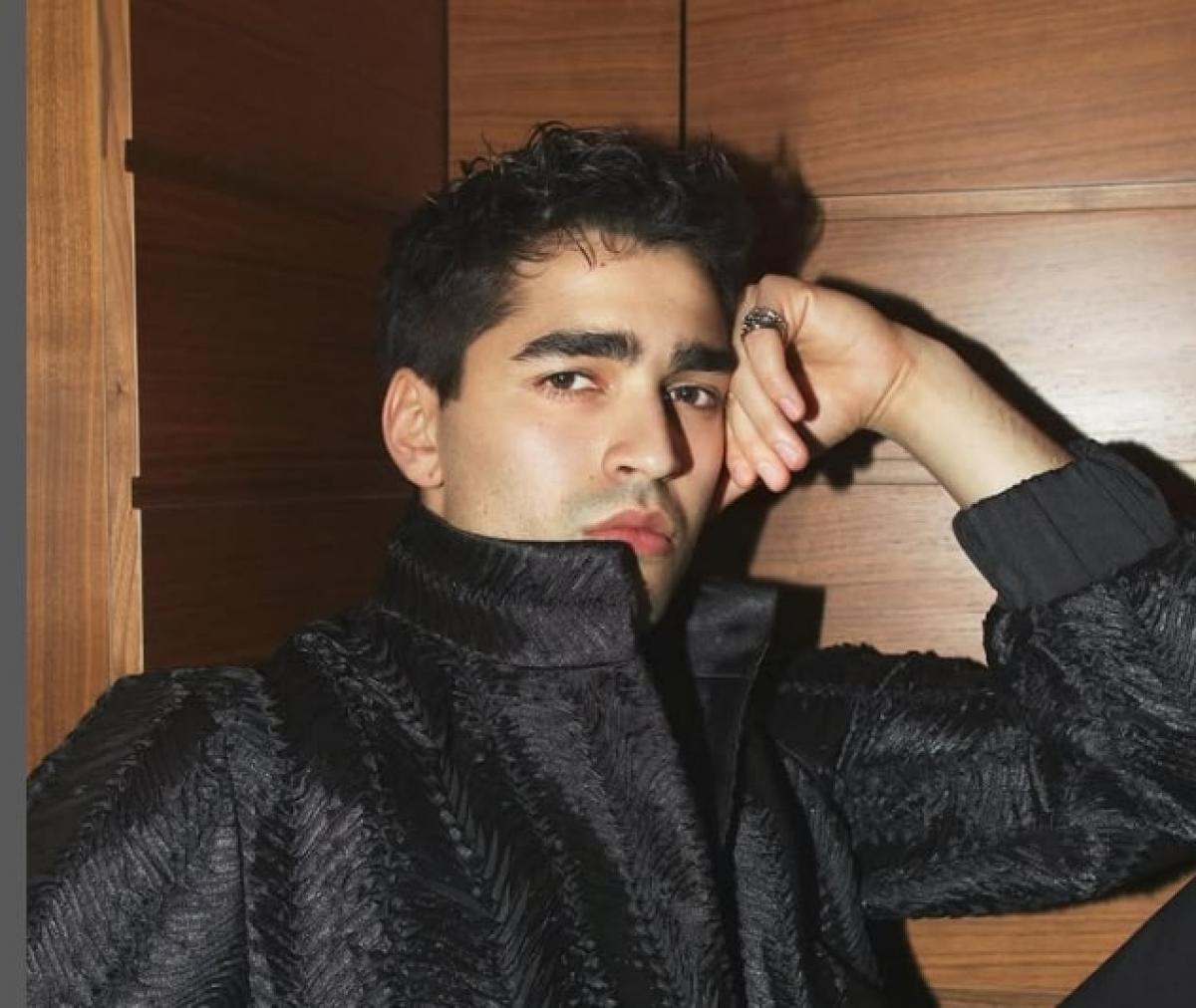 actori în diferite ipostaze