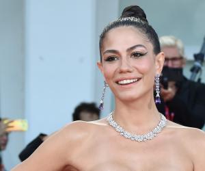 Demet Özdemir revine în centrul atenției cu o rochie inedită. Ce detaliu au observat fanii la ținuta sa